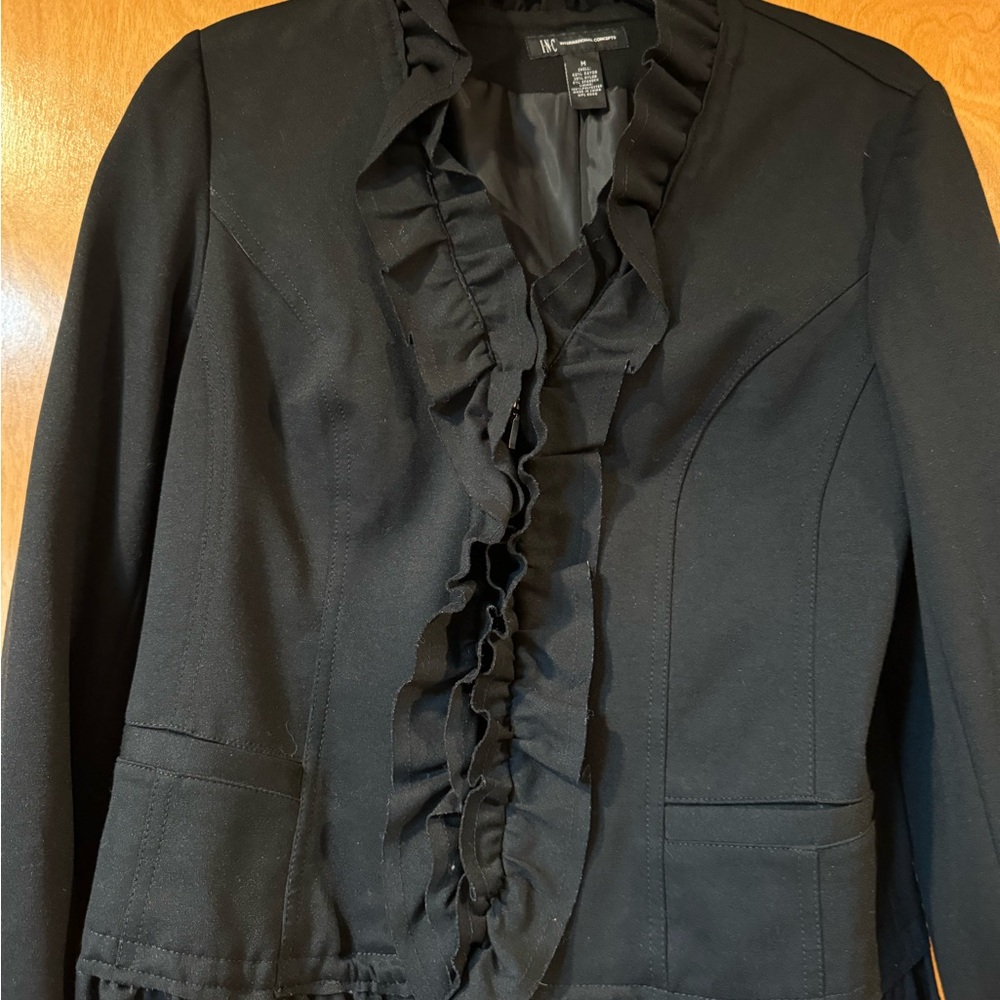Lightweight ruffled jacket - Picture 2 of 9